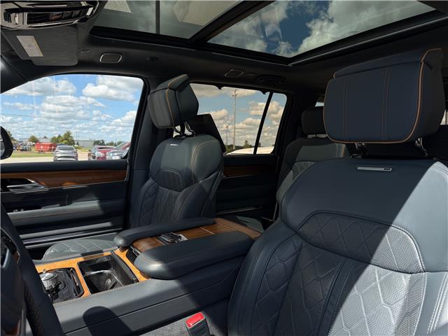 2022 Jeep Grand Wagoneer Series III (Stk: 5B018A) in Blenheim - Image 12 of 14