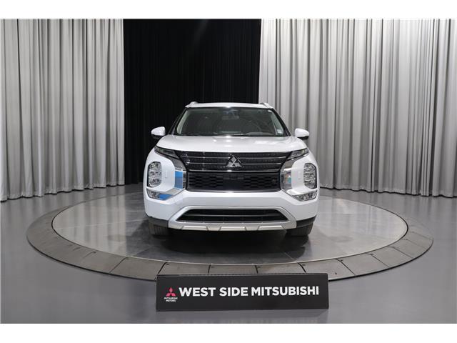 2024 Mitsubishi Outlander Plug-In Hybrid LE (Stk: P25219A) in Edmonton - Image 2 of 27