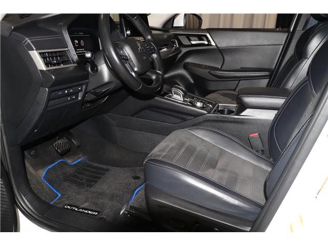 2024 Mitsubishi Outlander Plug-In Hybrid LE (Stk: P25219A) in Edmonton - Image 11 of 27