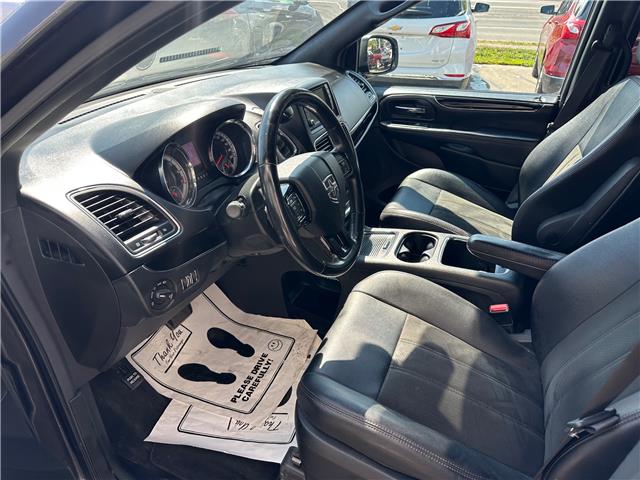 2020 Dodge Grand Caravan Premium Plus in Kingston - Image 5 of 9