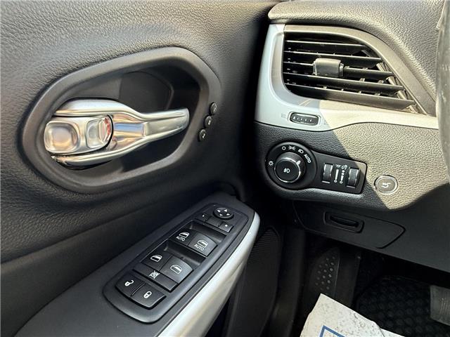 2018 Jeep Cherokee Trailhawk (Stk: 25334B) in London - Image 22 of 23