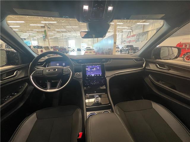 2025 Jeep Grand Cherokee L Laredo (Stk: 8744021) in Courtenay - Image 14 of 19