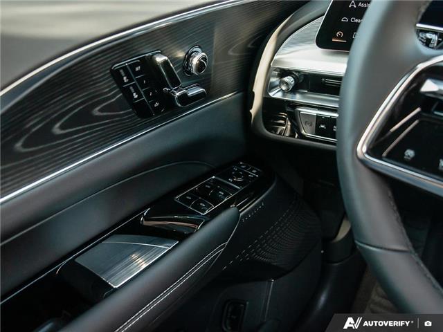 2025 Cadillac LYRIQ Sport (Stk: 171816) in London - Image 17 of 27