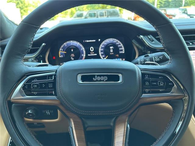 2025 Jeep Grand Cherokee Summit (Stk: 25-0146) in Toronto - Image 11 of 16