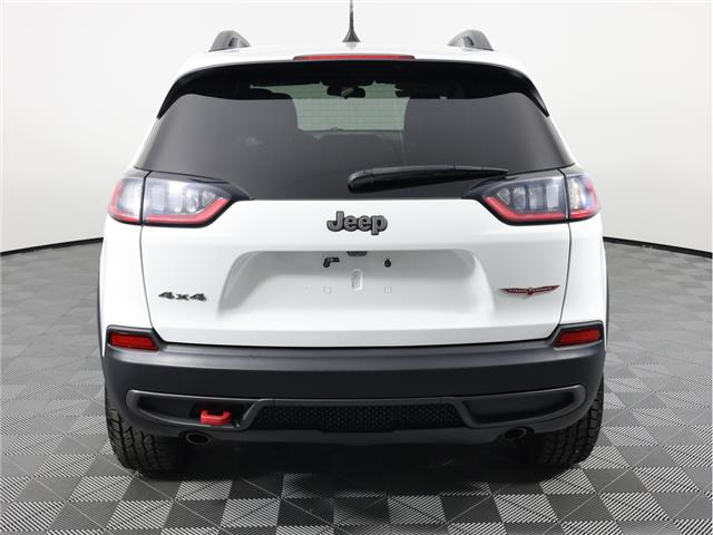 2020 Jeep Cherokee Trailhawk (Stk: A20075) in Calgary - Image 7 of 20