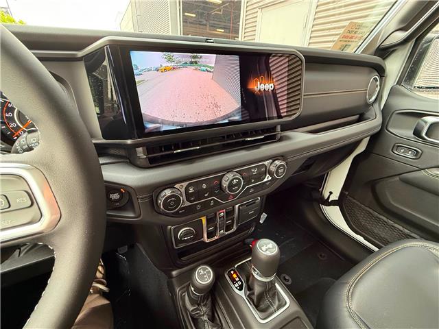 2025 Jeep Wrangler Sahara (Stk: 25458D) in London - Image 9 of 17