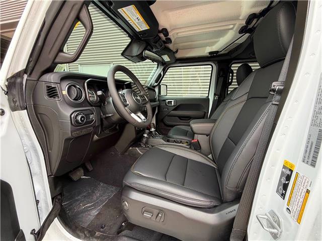 2025 Jeep Wrangler Sahara (Stk: 25458D) in London - Image 16 of 17