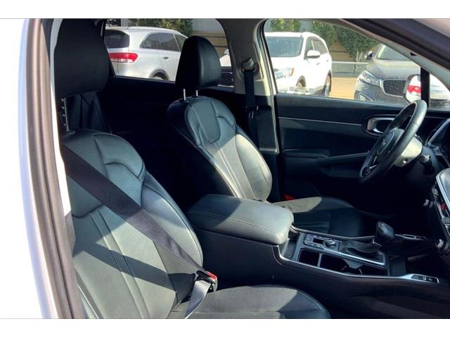 2024 Kia Sorento 2.5T EX (Stk: 24B7534) in Sherwood Park - Image 7 of 30