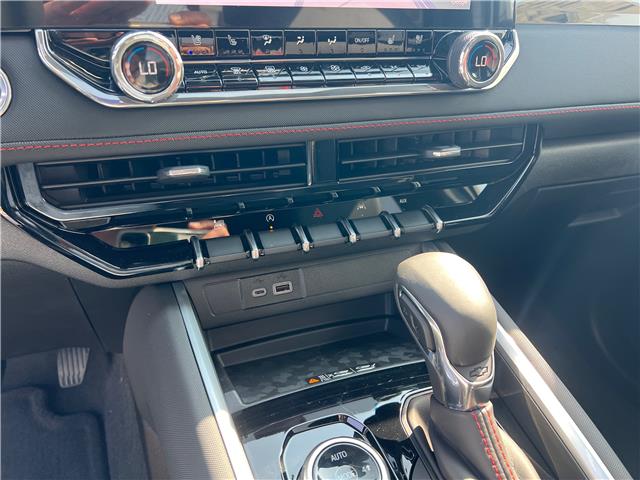 2026 Chevrolet Colorado Z71 (Stk: T1116807) in Calgary - Image 16 of 21