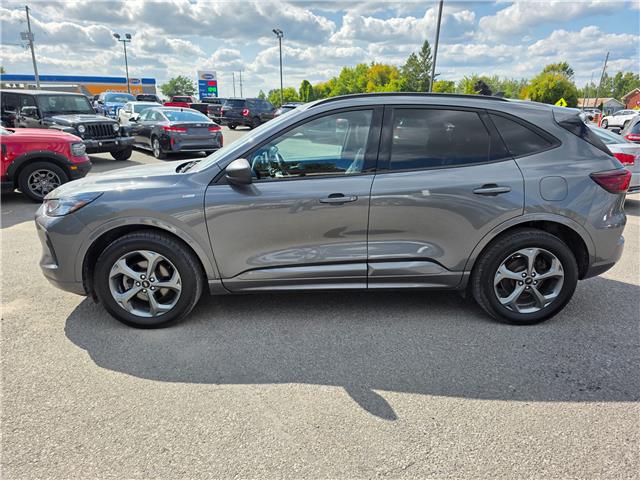 2023 Ford Escape ST-Line in Kemptville - Image 4 of 16 2023 Ford Escape ST-Line in Kemptville - Image 4 of 16