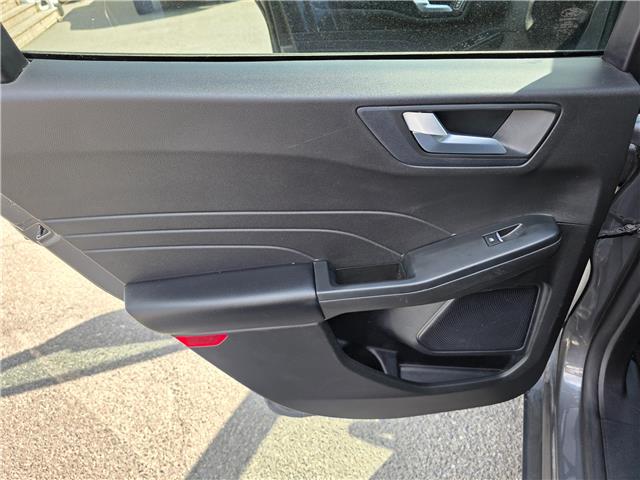 2023 Ford Escape ST-Line in Kemptville - Image 12 of 16 2023 Ford Escape ST-Line in Kemptville - Image 12 of 16