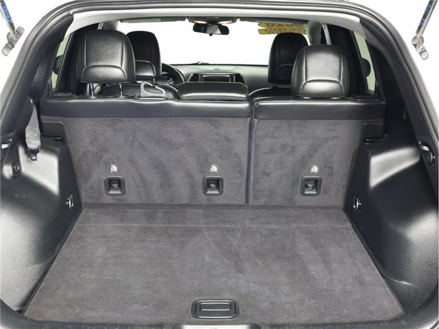 2020 Jeep Cherokee Trailhawk (Stk: A20075) in Calgary - Image 10 of 20