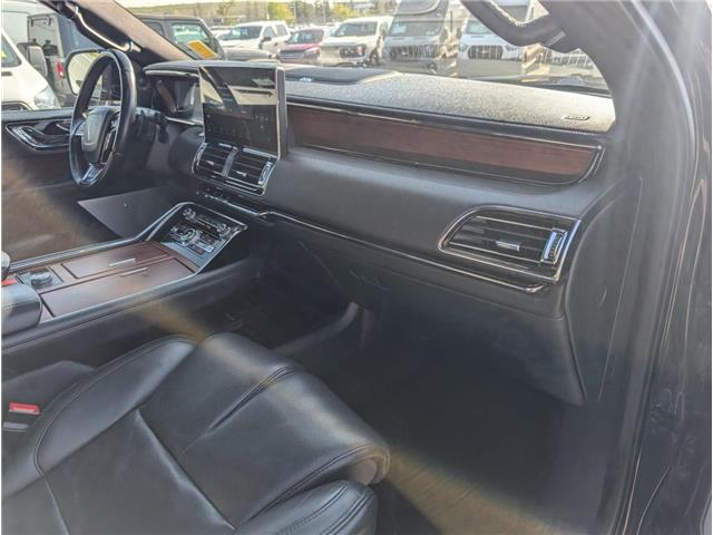 2023 Lincoln Navigator L Reserve (Stk: 19273) in Calgary - Image 10 of 30