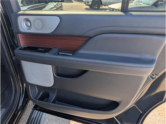 2023 Lincoln Navigator L Reserve (Stk: 19273) in Calgary - Image 12 of 30