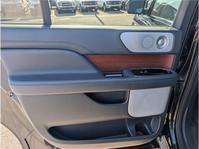 2023 Lincoln Navigator L Reserve (Stk: 19273) in Calgary - Image 16 of 30