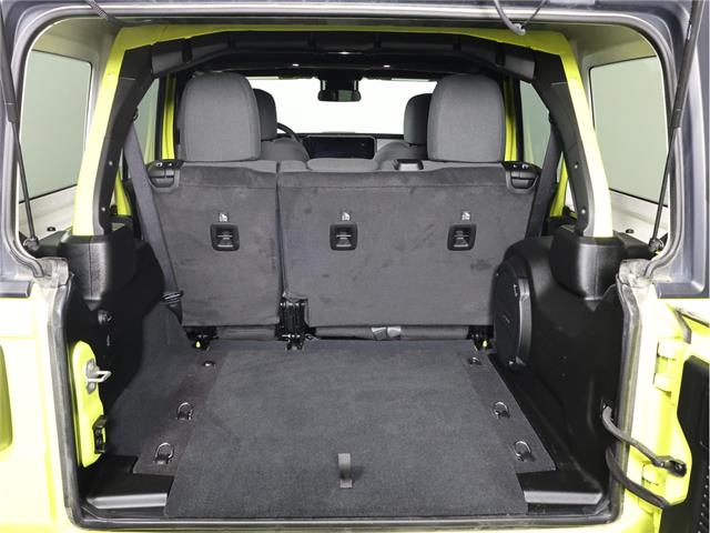 2024 Jeep Wrangler Sport (Stk: 25J151A) in Calgary - Image 10 of 22 2024 Jeep Wrangler Sport (Stk: 25J151A) in Calgary - Image 10 of 22