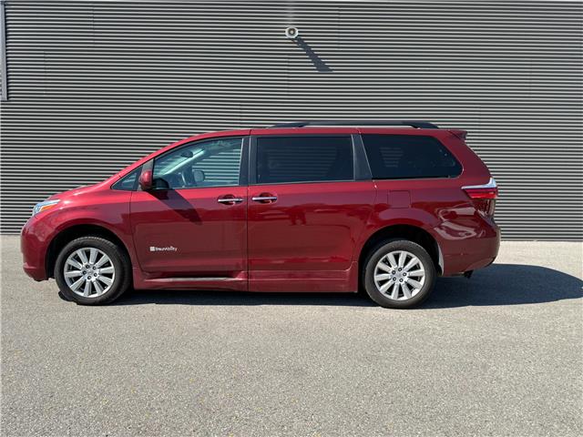 2017 Toyota Sienna XLE 7 Passenger (Stk: U10881A) in London - Image 3 of 18 2017 Toyota Sienna XLE 7 Passenger (Stk: U10881A) in London - Image 3 of 18