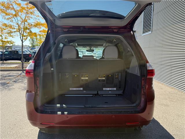 2017 Toyota Sienna XLE 7 Passenger (Stk: U10881A) in London - Image 6 of 18 2017 Toyota Sienna XLE 7 Passenger (Stk: U10881A) in London - Image 6 of 18