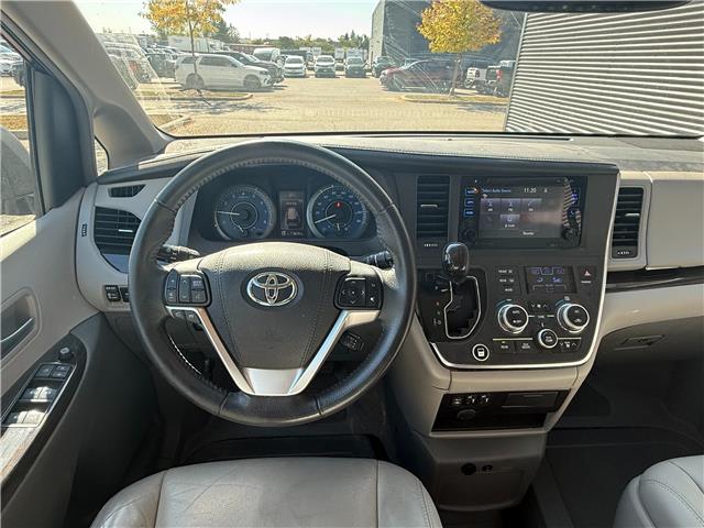 2017 Toyota Sienna XLE 7 Passenger (Stk: U10881A) in London - Image 17 of 18 2017 Toyota Sienna XLE 7 Passenger (Stk: U10881A) in London - Image 17 of 18