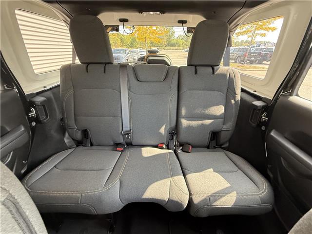 2024 Jeep Wrangler Sport (Stk: U11000) in London - Image 11 of 21