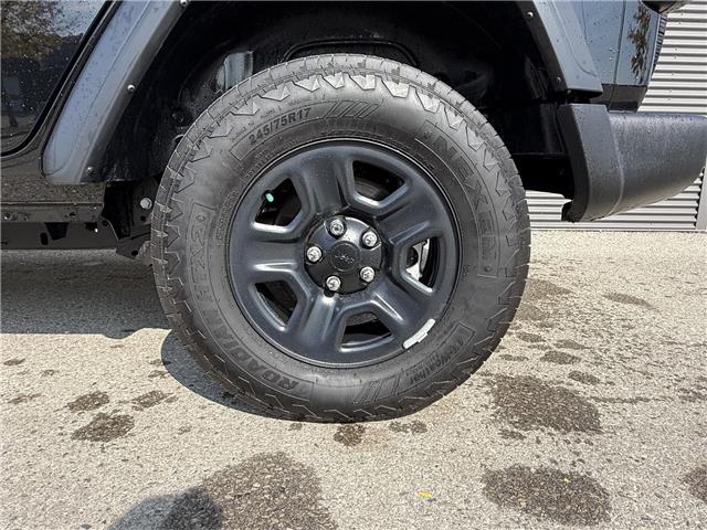 2024 Jeep Wrangler Sport (Stk: U11000) in London - Image 21 of 21
