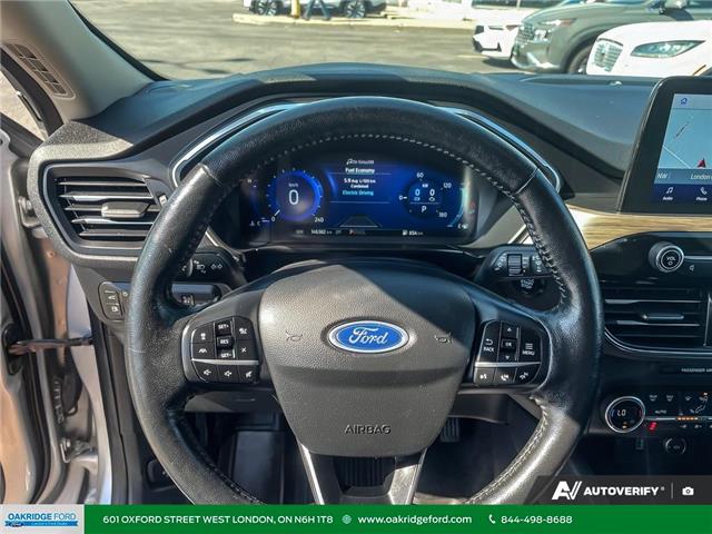 2020 Ford Escape Titanium Hybrid (Stk: U16509) in London - Image 17 of 29