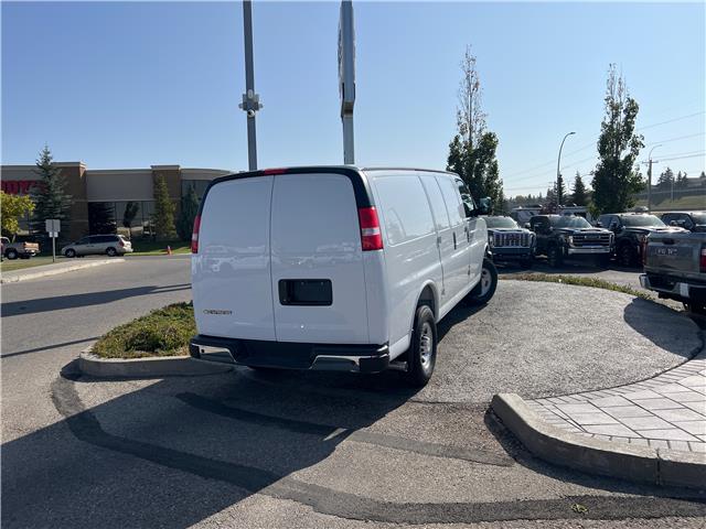 2025 Chevrolet Express 2500 Work Van photo 4