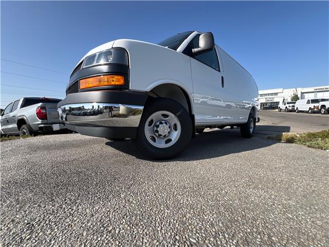 2025 Chevrolet Express 2500 Work Van (Stk: S1236630) in Calgary - Image 9 of 18 2025 Chevrolet Express 2500 Work Van (Stk: S1236630) in Calgary - Image 9 of 18