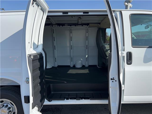 2025 Chevrolet Express 2500 Work Van (Stk: S1236630) in Calgary - Image 17 of 18 2025 Chevrolet Express 2500 Work Van (Stk: S1236630) in Calgary - Image 17 of 18