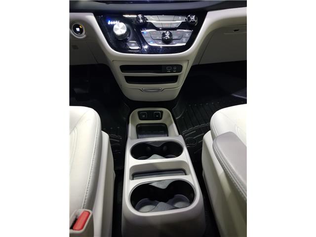 2018 Chrysler Pacifica Hybrid Touring Plus (Stk: W4840) in Mississauga - Image 14 of 26 2018 Chrysler Pacifica Hybrid Touring Plus (Stk: W4840) in Mississauga - Image 14 of 26