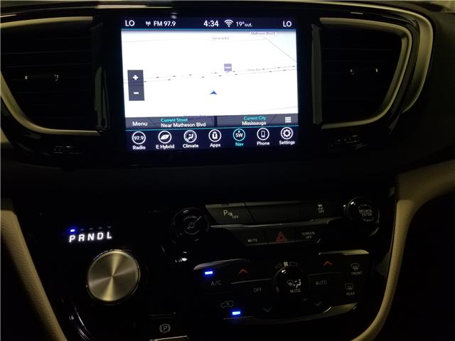 2018 Chrysler Pacifica Hybrid Touring Plus (Stk: W4840) in Mississauga - Image 17 of 26 2018 Chrysler Pacifica Hybrid Touring Plus (Stk: W4840) in Mississauga - Image 17 of 26
