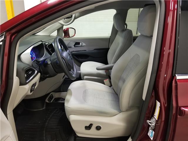 2018 Chrysler Pacifica Hybrid Touring Plus (Stk: W4840) in Mississauga - Image 19 of 26 2018 Chrysler Pacifica Hybrid Touring Plus (Stk: W4840) in Mississauga - Image 19 of 26
