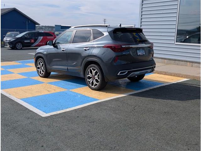 2022 Kia Seltos SX Turbo w/Burgundy Interior (Stk: M25175) in Mount Pearl - Image 6 of 21