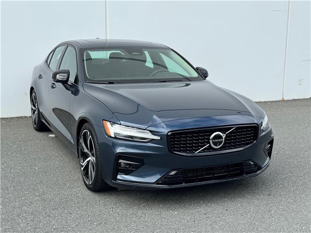 2024 Volvo S60 B5 Plus Dark Theme