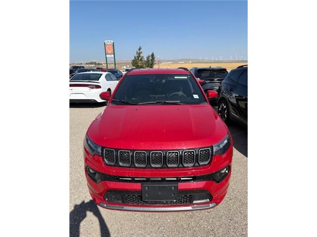 2023 Jeep Compass Limited (Stk: 25T4811B) in Pincher Creek - Image 1 of 13