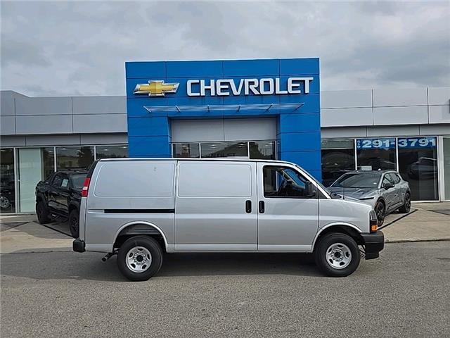 2025 Chevrolet Express 2500 Work Van (Stk: 25-1990) in Listowel - Image 2 of 10