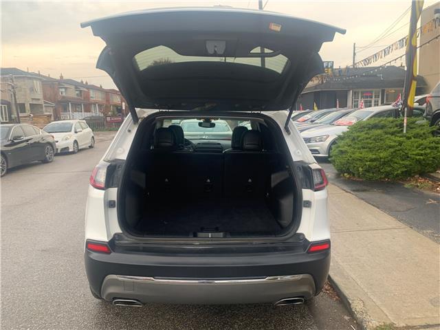 2019 Jeep Cherokee Limited (Stk: J483458) in Scarborough - Image 8 of 27