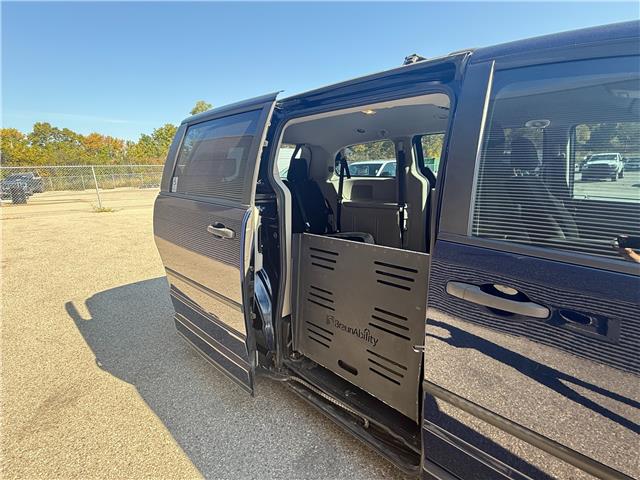 2017 Dodge Grand Caravan CVP/SXT (Stk: UM036) in London - Image 14 of 18 2017 Dodge Grand Caravan CVP/SXT (Stk: UM036) in London - Image 14 of 18