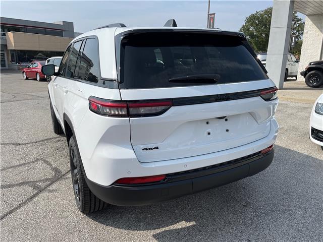 2025 Jeep Grand Cherokee Laredo (Stk: 25-416) in Sarnia - Image 3 of 21