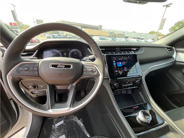 2025 Jeep Grand Cherokee Laredo (Stk: 25-416) in Sarnia - Image 9 of 21