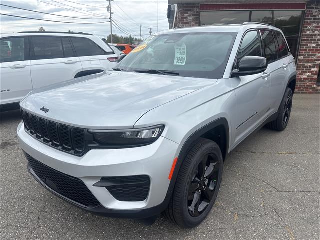 2025 Jeep Grand Cherokee Laredo (Stk: 25099) in Oak Bay - Image 1 of 8