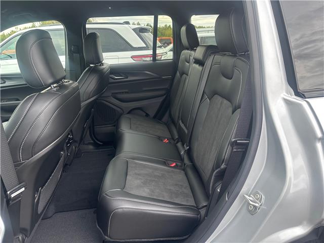 2025 Jeep Grand Cherokee Laredo (Stk: 25099) in Oak Bay - Image 7 of 8