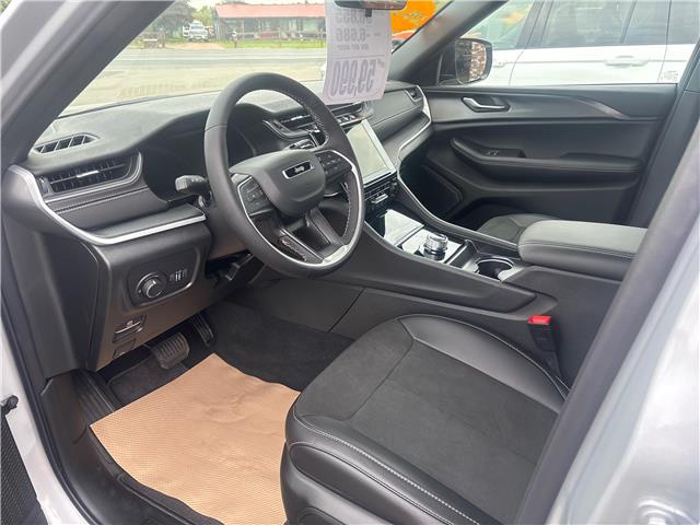 2025 Jeep Grand Cherokee Laredo (Stk: 25099) in Oak Bay - Image 6 of 8