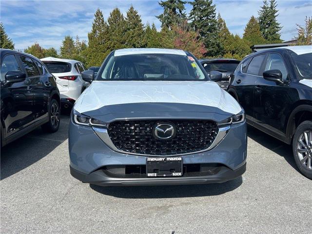 2025 Mazda CX-5  (Stk: 748074) in Surrey - Image 2 of 5