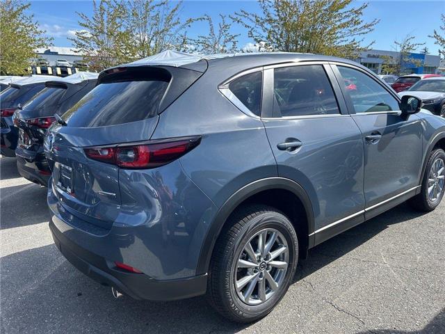 2025 Mazda CX-5  (Stk: 748074) in Surrey - Image 4 of 5