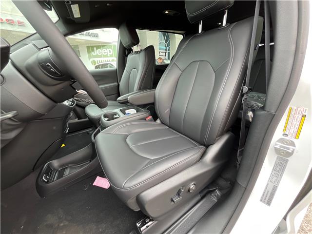 2026 Chrysler Pacifica Select (Stk: 26-154) in Sarnia - Image 8 of 25