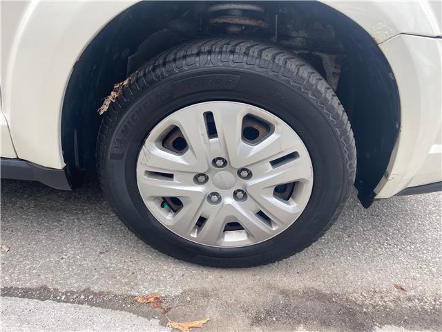 2017 Dodge Journey CVP/SE (Stk: D602261) in Scarborough - Image 4 of 18