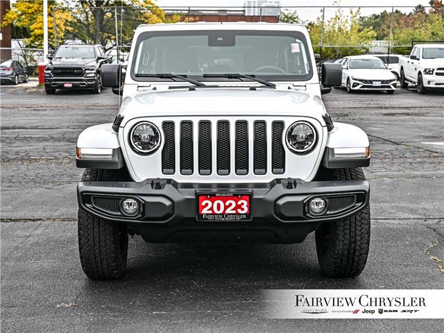 2023 Jeep Wrangler Sahara (Stk: U21297) in Burlington - Image 2 of 31