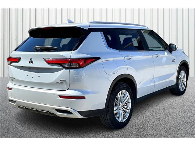 2024 Mitsubishi Outlander Plug-In Hybrid LE (Stk: 25P8647A) in Cranbrook - Image 2 of 30