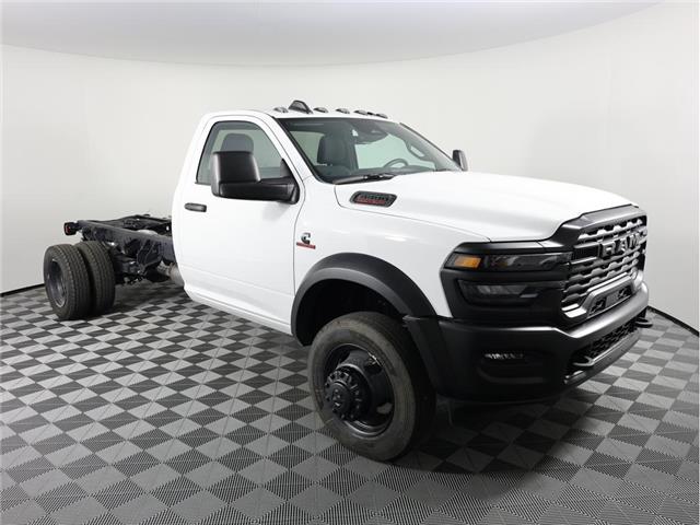 2026 RAM 5500 Chassis Tradesman/Big Horn (Stk: 26T039) in Calgary - Image 3 of 16 2026 RAM 5500 Chassis Tradesman/Big Horn (Stk: 26T039) in Calgary - Image 3 of 16